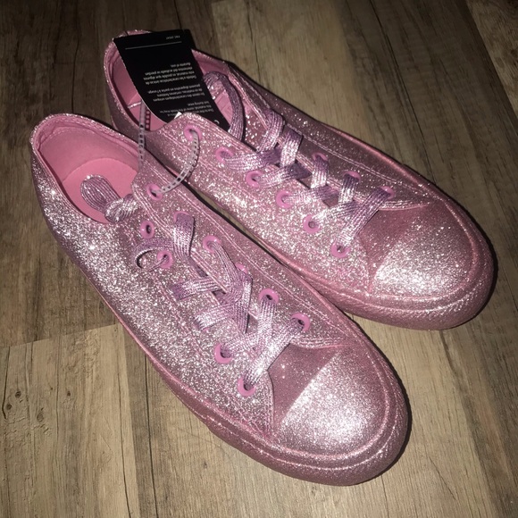 SOLD🔥🔥🔥🔥🔥Pink Glitter Converse - Picture 3 of 8